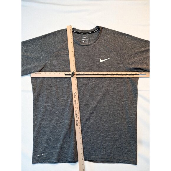 Nike Essential Men's Short-Sleeve Hydroguard Swim Dri-FIT Shirt – Gray Heather, - Picture 6 of 10